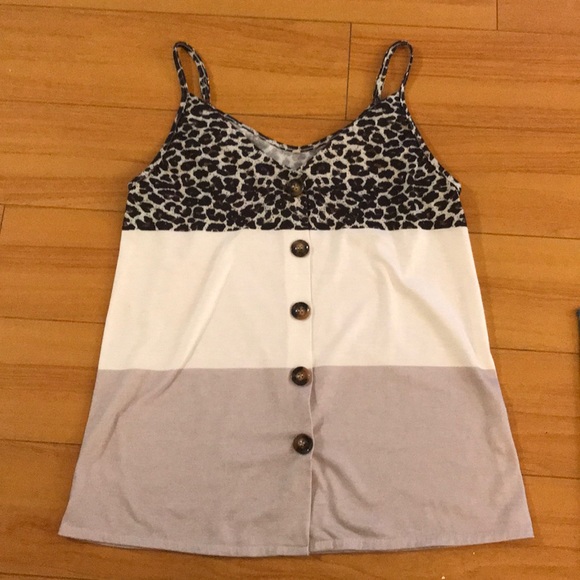 bloomingjelly Tops - Cheetah print Multi-Colored Tank Top